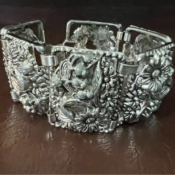 Vintage Sarah Coventry Antique Floral Silver Tone Bracelet, Signed - Picture 1 of 12